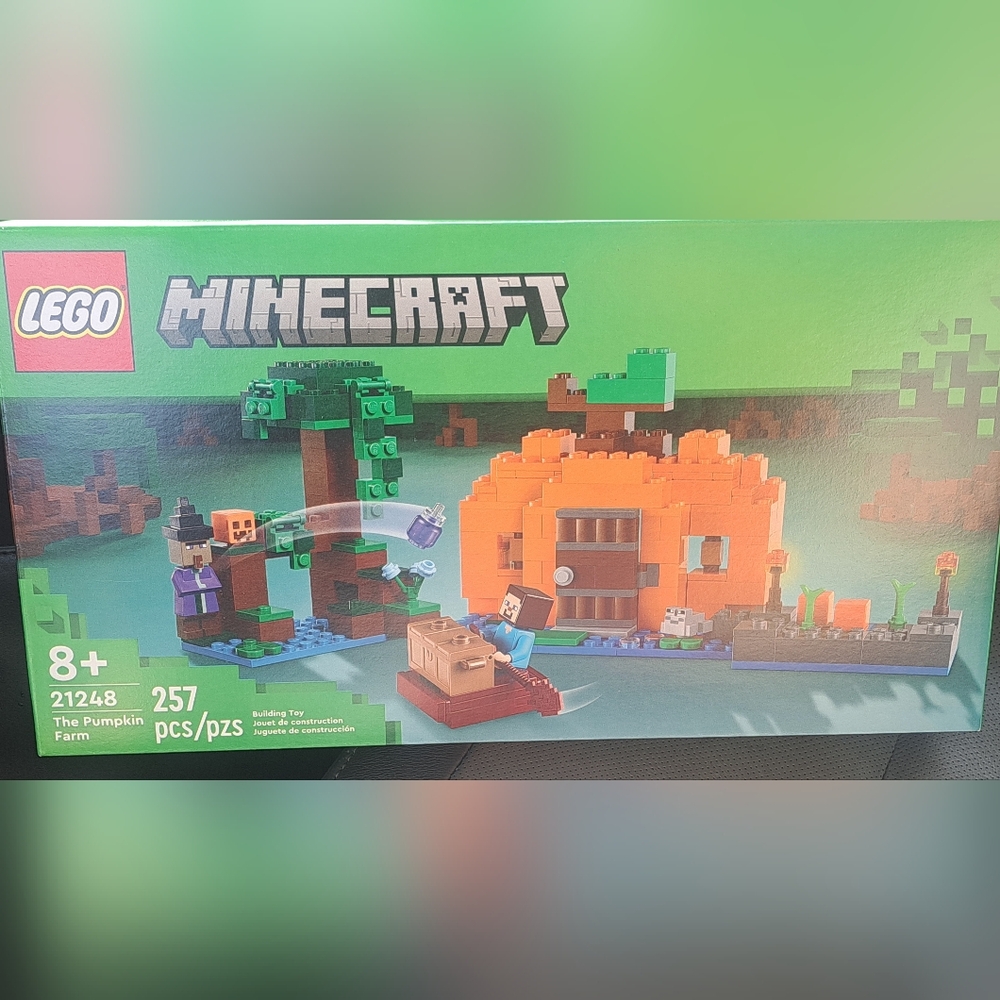 Brand New LEGO 21248; Minecraft The Pumpkin Farm Set - Orange and Green